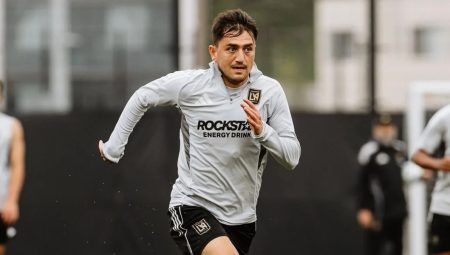Cengiz Ünder’den Fenerbahçe’ye makus haber